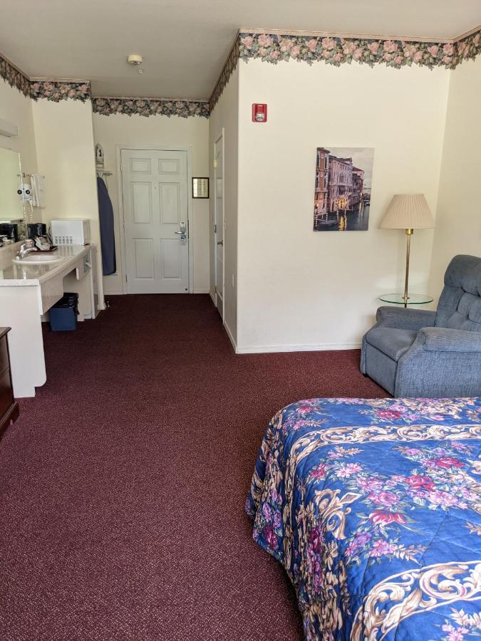 Lighthouse Inn 크레센트시티 외부 사진