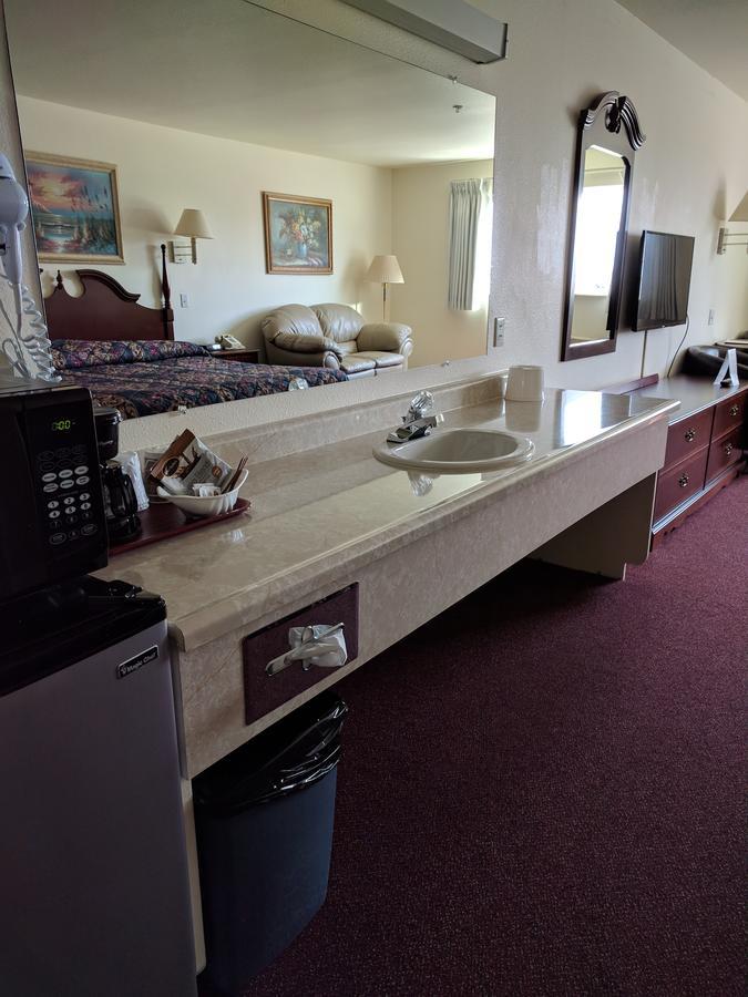 Lighthouse Inn 크레센트시티 외부 사진