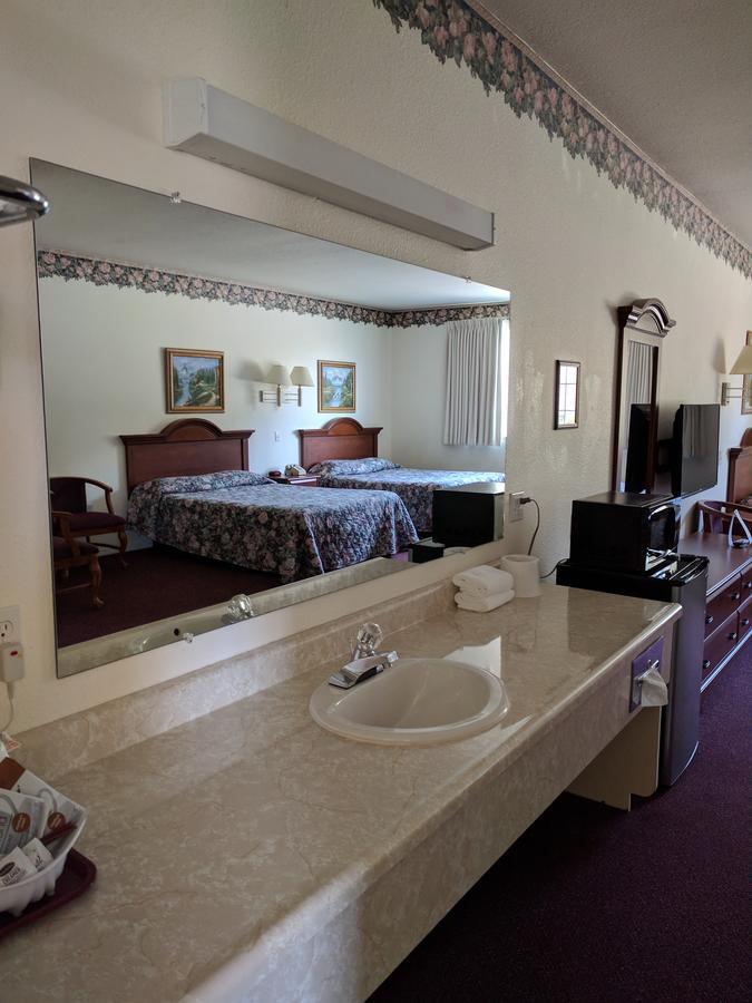 Lighthouse Inn 크레센트시티 외부 사진